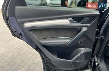 Внедорожник / Кроссовер Audi SQ5 2017 в 