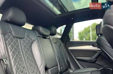 Внедорожник / Кроссовер Audi SQ5 2017 в 