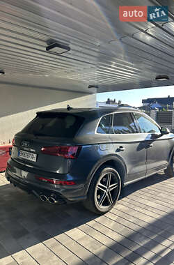 Внедорожник / Кроссовер Audi SQ5 2019 в 