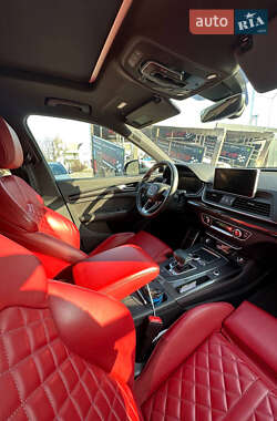 Внедорожник / Кроссовер Audi SQ5 2019 в 