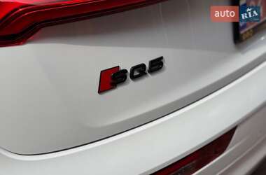 Позашляховик / Кросовер Audi SQ5 2018 в 