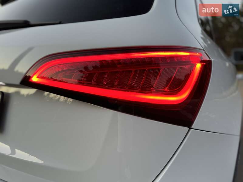 Внедорожник / Кроссовер Audi SQ5 2015 в Киеве