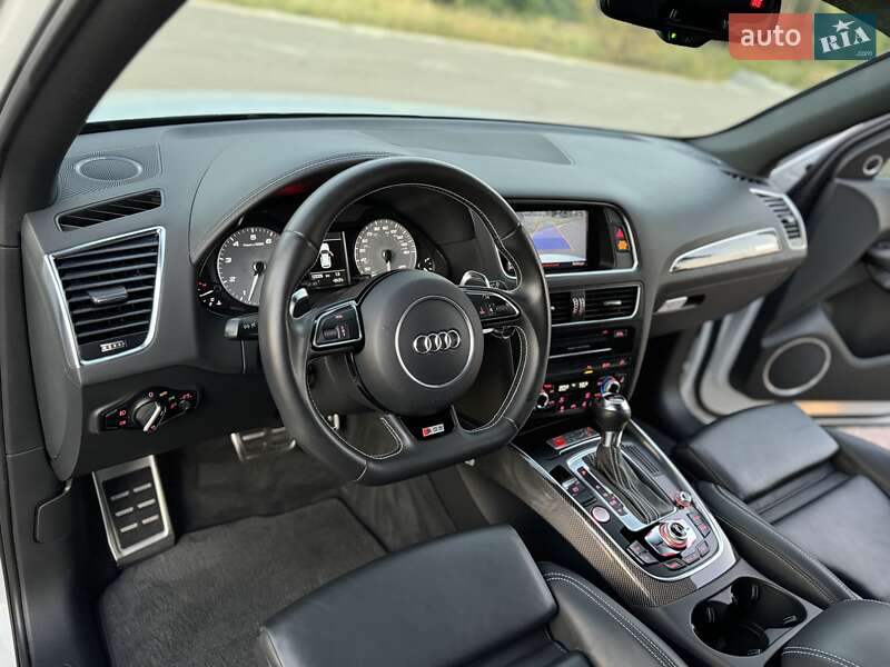 Внедорожник / Кроссовер Audi SQ5 2015 в Киеве