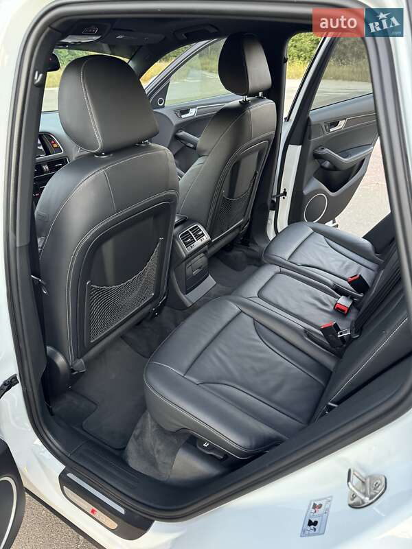 Внедорожник / Кроссовер Audi SQ5 2015 в Киеве