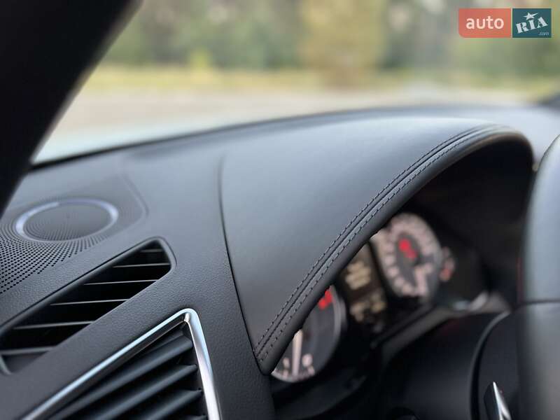 Внедорожник / Кроссовер Audi SQ5 2015 в Киеве