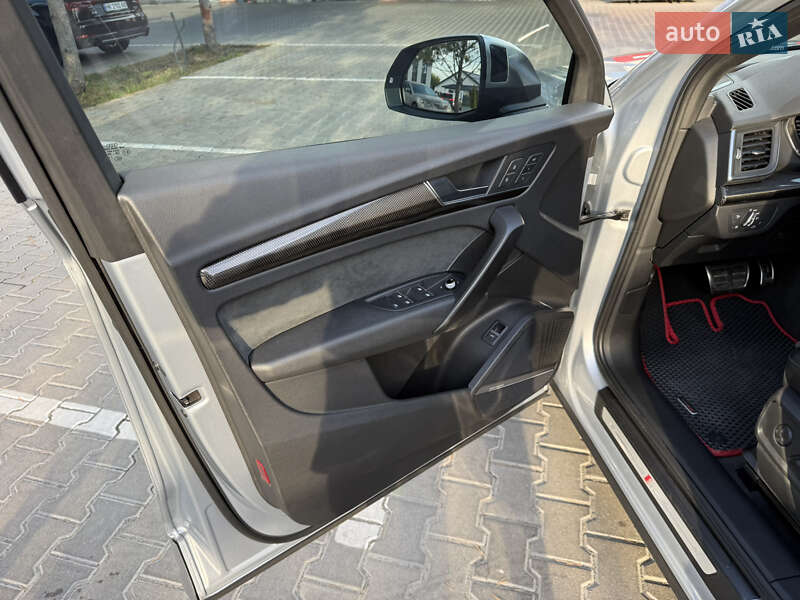 Позашляховик / Кросовер Audi SQ5 2018 в Рівному