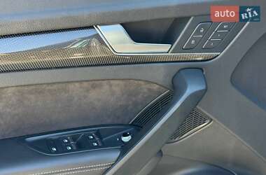 Внедорожник / Кроссовер Audi SQ5 2017 в 
