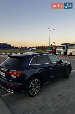 Внедорожник / Кроссовер Audi SQ5 2017 в 
