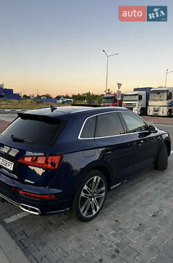 Внедорожник / Кроссовер Audi SQ5 2017 в 