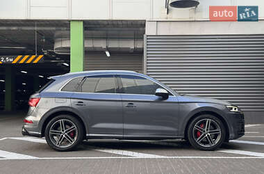Внедорожник / Кроссовер Audi SQ5 2017 в 