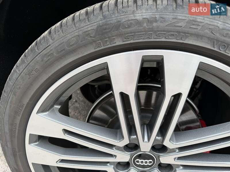 Внедорожник / Кроссовер Audi SQ5 2018 в Киеве