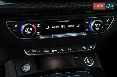 Внедорожник / Кроссовер Audi SQ5 2020 в 