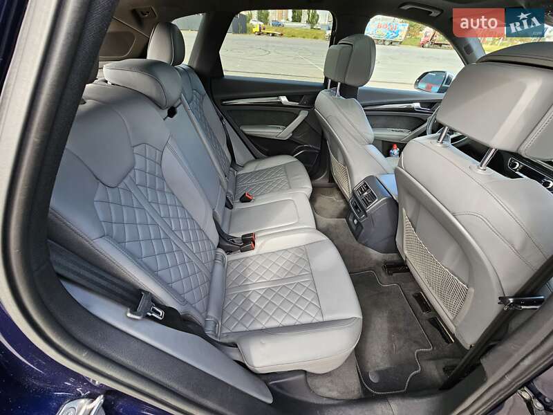Внедорожник / Кроссовер Audi SQ5 2018 в Киеве