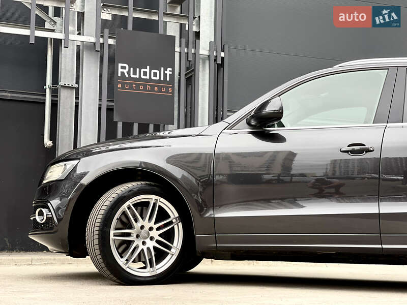 Внедорожник / Кроссовер Audi SQ5 2013 в Киеве