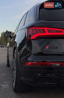Внедорожник / Кроссовер Audi SQ5 2017 в 