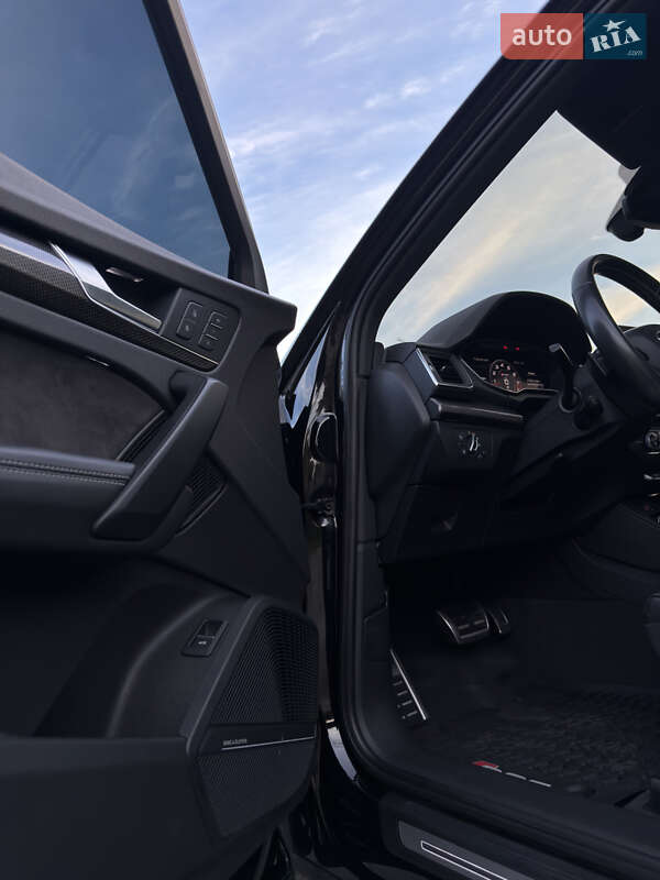 Внедорожник / Кроссовер Audi SQ5 2017 в Киеве