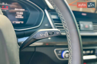 Внедорожник / Кроссовер Audi SQ5 2021 в 