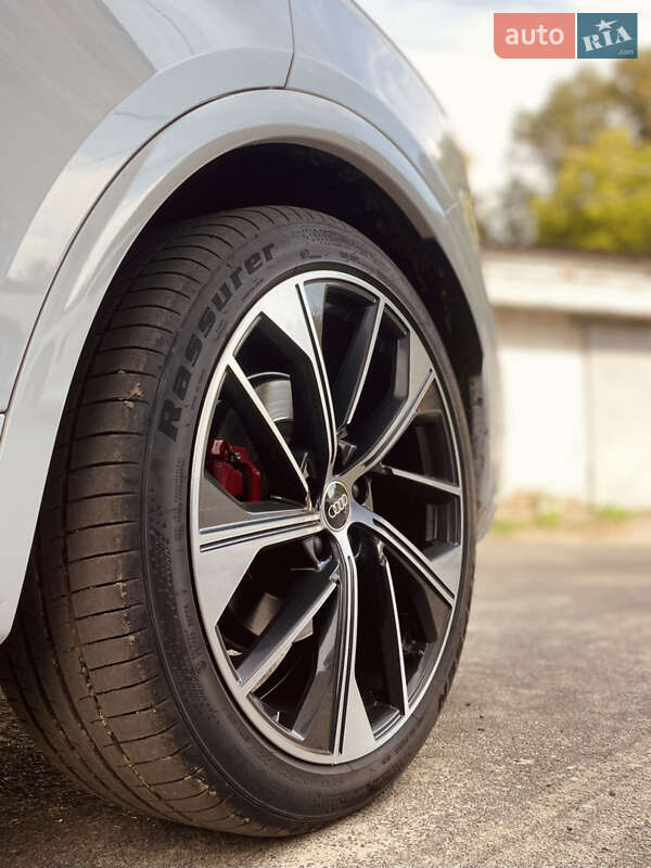Внедорожник / Кроссовер Audi SQ5 2020 в Сумах