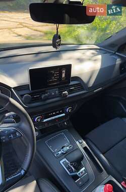 Внедорожник / Кроссовер Audi SQ5 2019 в 
