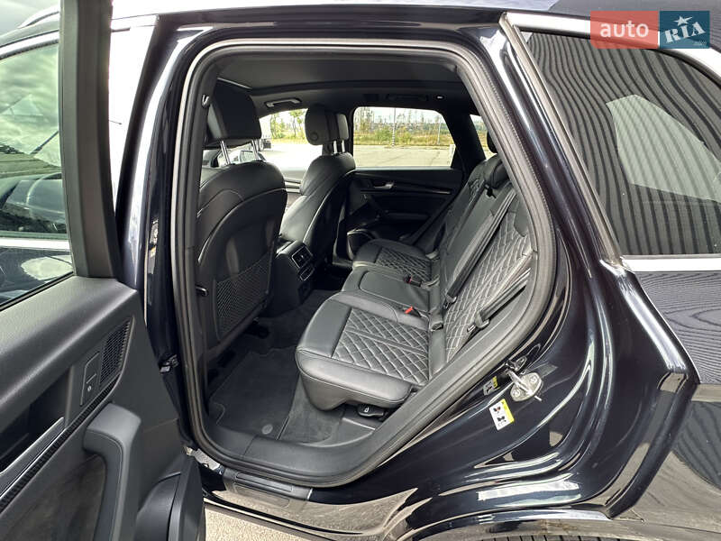 Внедорожник / Кроссовер Audi SQ5 2017 в Харькове