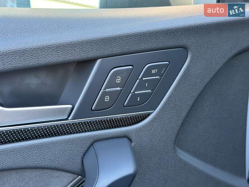 Внедорожник / Кроссовер Audi SQ5 2022 в Львове