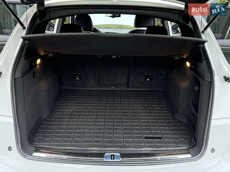 Внедорожник / Кроссовер Audi SQ5 2015 в Киеве