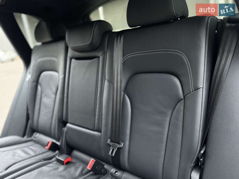 Внедорожник / Кроссовер Audi SQ5 2015 в Киеве