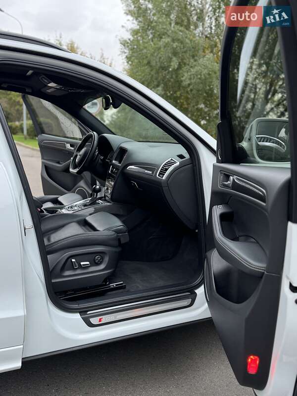 Внедорожник / Кроссовер Audi SQ5 2015 в Киеве