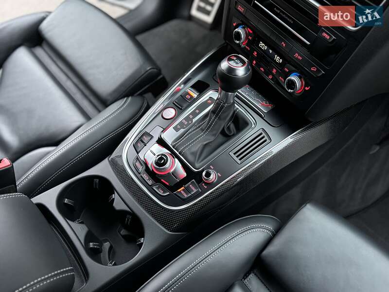 Внедорожник / Кроссовер Audi SQ5 2015 в Киеве