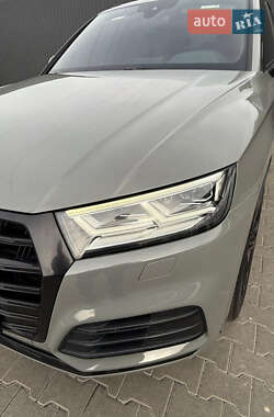 Внедорожник / Кроссовер Audi SQ5 2019 в 