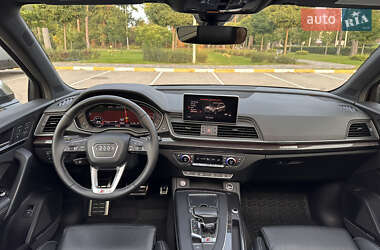 Внедорожник / Кроссовер Audi SQ5 2017 в 