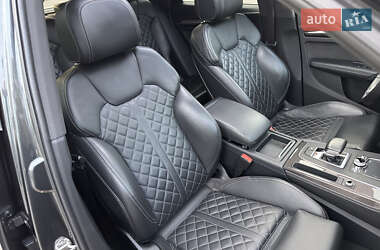 Внедорожник / Кроссовер Audi SQ5 2017 в 