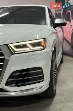 Внедорожник / Кроссовер Audi SQ5 2017 в 