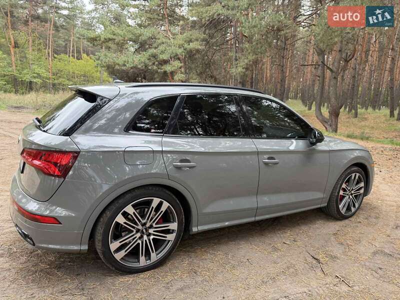 Внедорожник / Кроссовер Audi SQ5 2019 в Днепре