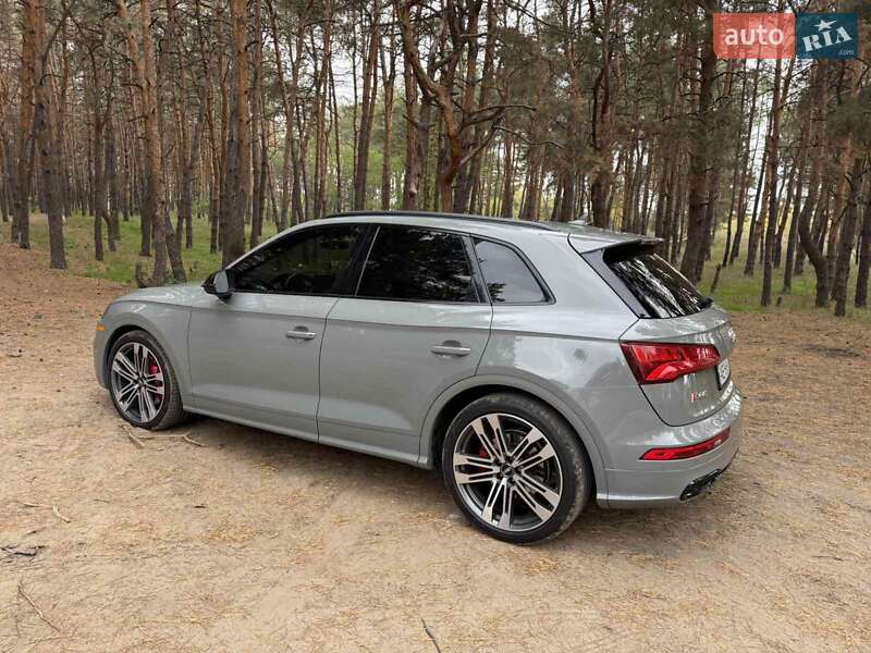 Внедорожник / Кроссовер Audi SQ5 2019 в Днепре