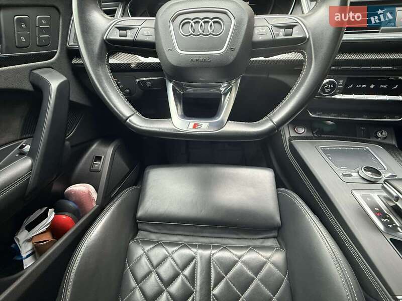 Внедорожник / Кроссовер Audi SQ5 2019 в Днепре