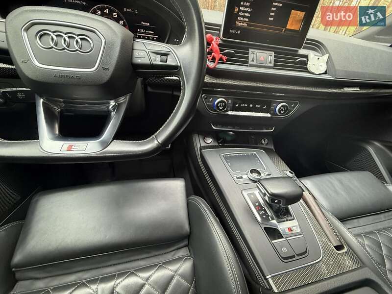 Внедорожник / Кроссовер Audi SQ5 2019 в Днепре