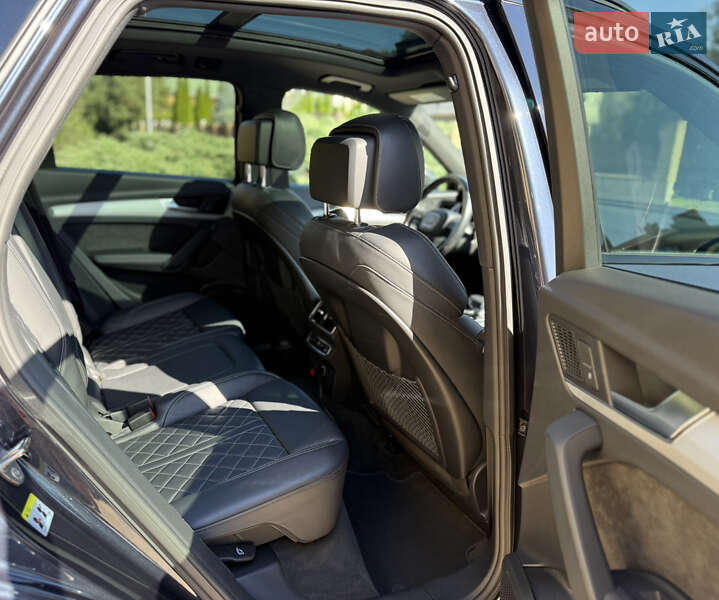 Внедорожник / Кроссовер Audi SQ5 2020 в Киеве