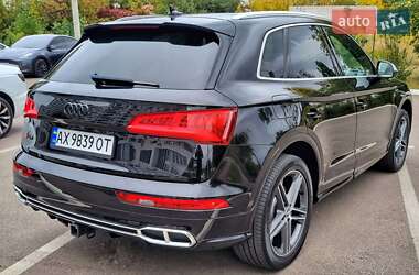 Внедорожник / Кроссовер Audi SQ5 2017 в 