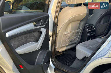 Внедорожник / Кроссовер Audi SQ5 2017 в 