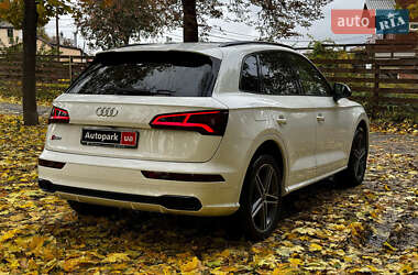 Позашляховик / Кросовер Audi SQ5 2019 в  фото 6 Позашляховик / Кросовер Audi SQ5 2019 в