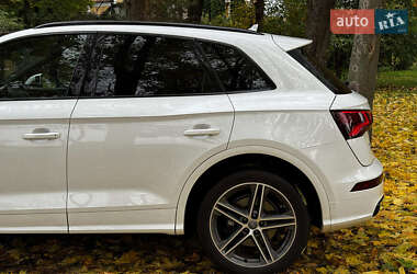 Позашляховик / Кросовер Audi SQ5 2019 в  фото 9 Позашляховик / Кросовер Audi SQ5 2019 в