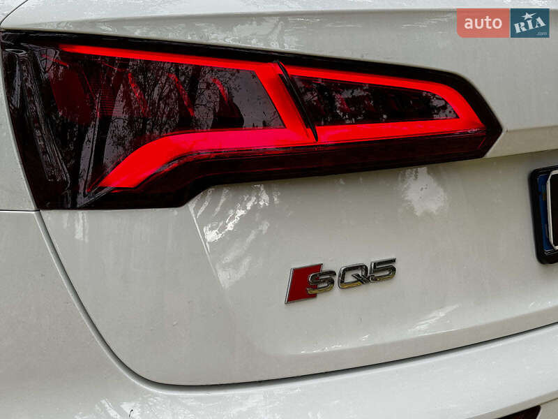 Внедорожник / Кроссовер Audi SQ5 2019 в Киеве