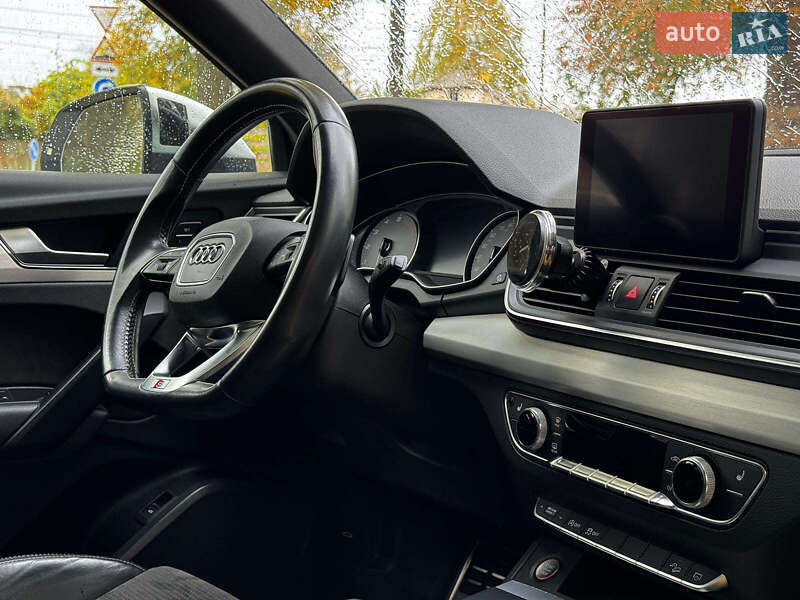 Внедорожник / Кроссовер Audi SQ5 2019 в Киеве