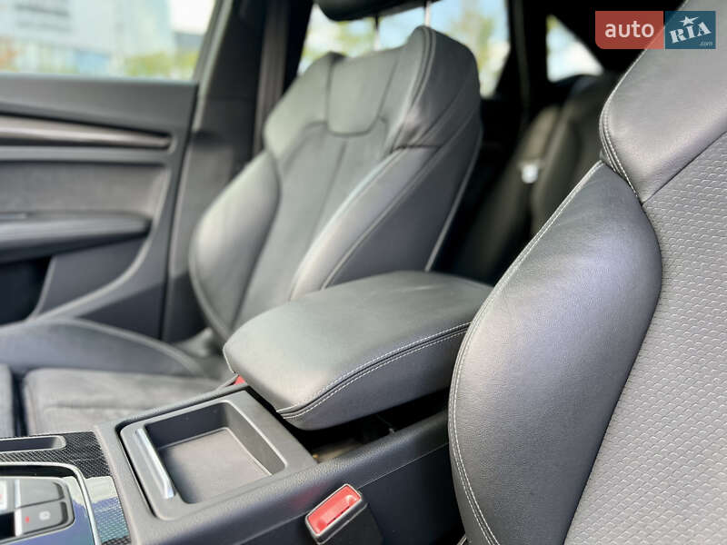 Внедорожник / Кроссовер Audi SQ5 2021 в Киеве