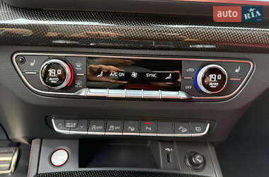Позашляховик / Кросовер Audi SQ5 2020 в  фото 43 Позашляховик / Кросовер Audi SQ5 2020 в