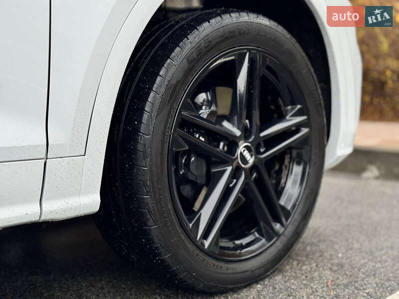 Позашляховик / Кросовер Audi SQ5 2018 в Києві фото 25 Позашляховик / Кросовер Audi SQ5 2018 в Києві