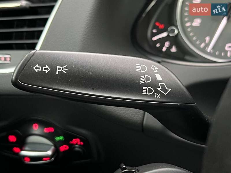 Внедорожник / Кроссовер Audi SQ5 2015 в Киеве