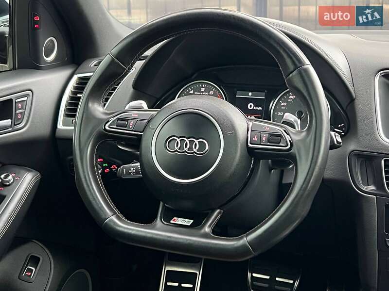 Внедорожник / Кроссовер Audi SQ5 2015 в Киеве