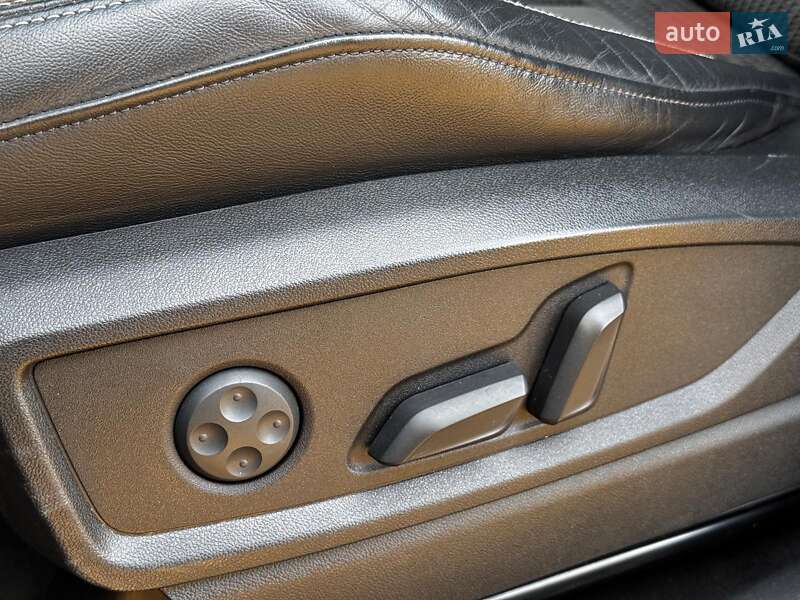 Позашляховик / Кросовер Audi SQ5 2017 в Києві фото 18 Позашляховик / Кросовер Audi SQ5 2017 в Києві